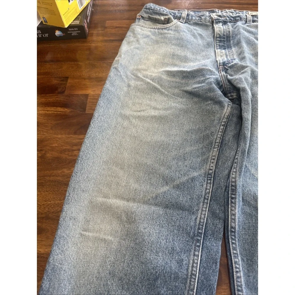 Vintage Levi's 550 Relaxed Fit Tapered Leg Jeans 40x34 Medium Wash Denim Mens